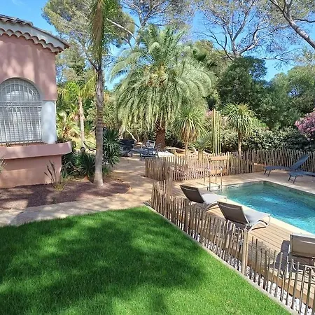 Avec Piscine A 300m De La A Valmer La Croix-Valmer